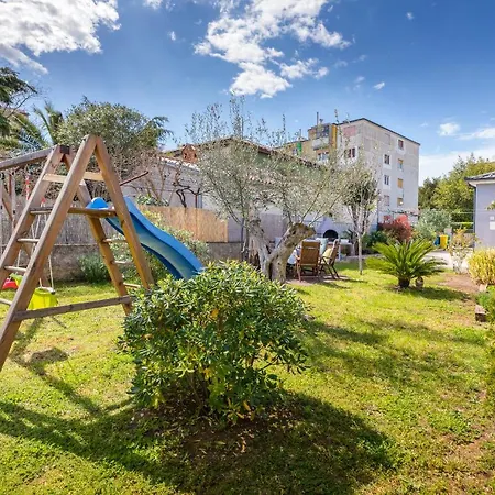 Casa vacanze Lovely House With Garden Near Centre